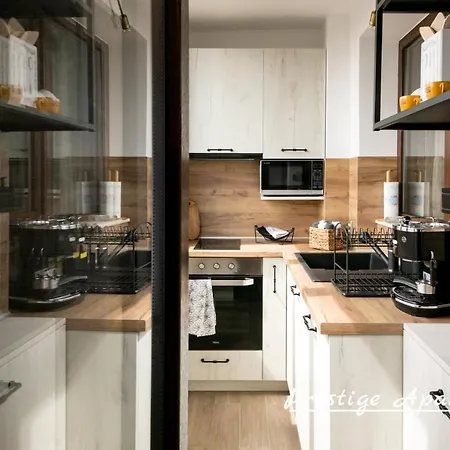 Cathedral Apartment Warna