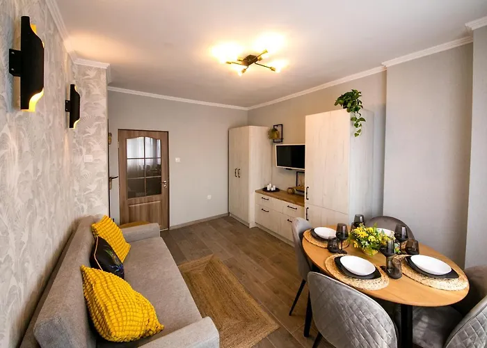 Cathedral Apartment *